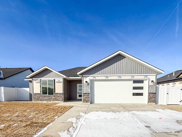 2950 Mcbride Pl, Burley, ID 83318 - craftsman-style home featuring a garage