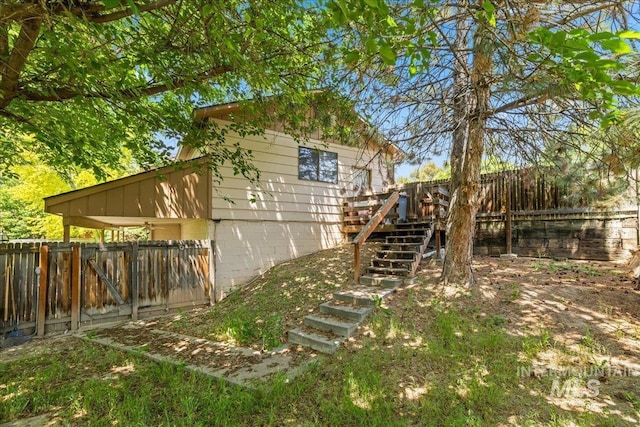 2503 Lyle Ct, Nampa, ID 83651 - fenced backyard with stairway