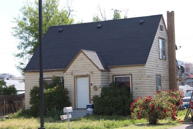 view of front of property