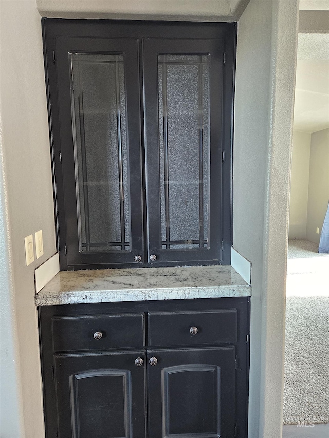 room details featuring carpet