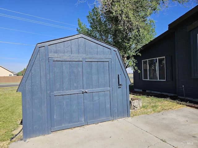 view of outbuilding
