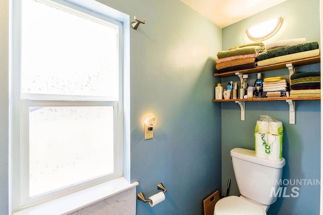512 N Lincoln St, Moscow, ID 83843 - bathroom with toilet