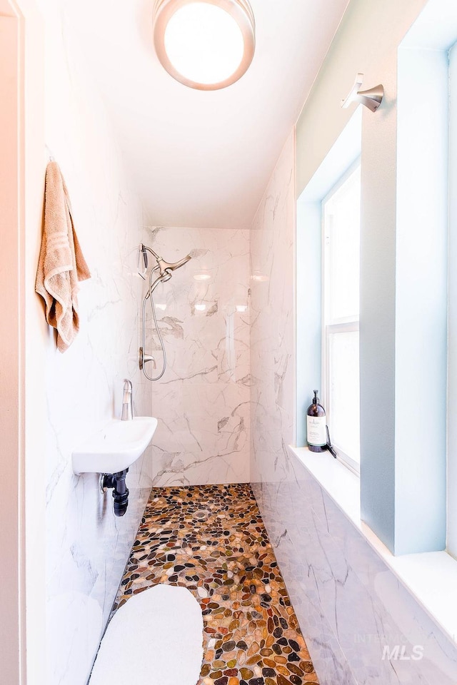 512 N Lincoln St, Moscow, ID 83843 - bathroom featuring a marble finish shower