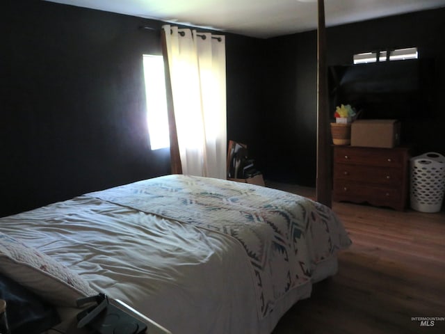 937 Indianhead Rd, Weiser, ID 83672 - bedroom featuring wood finished floors
