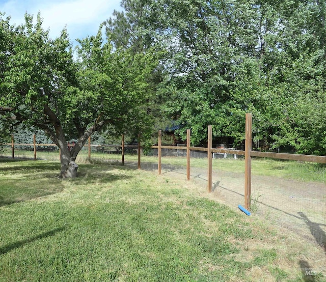 937 Indianhead Rd, Weiser, ID 83672 - view of yard