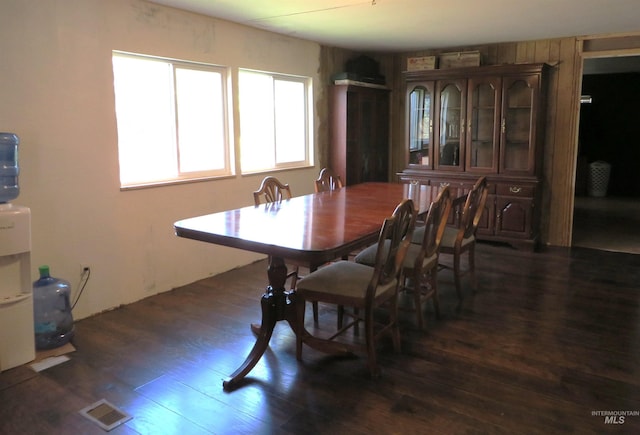 937 Indianhead Rd, Weiser, ID 83672 - dining area featuring dark wood-style floors
