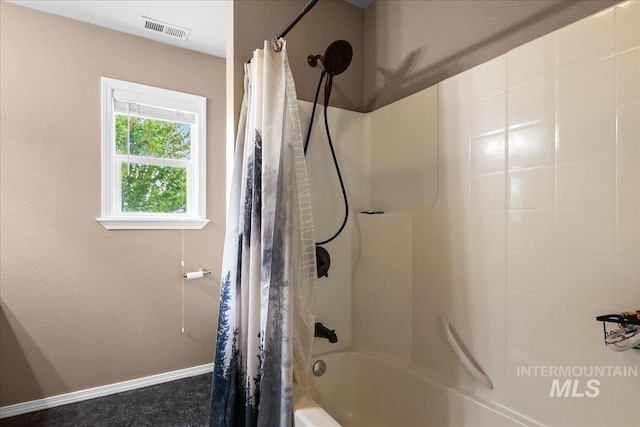 3856 Wood Way, New Plymouth, ID 83655 - full bathroom with baseboards, shower / bath combination with curtain, and visible vents