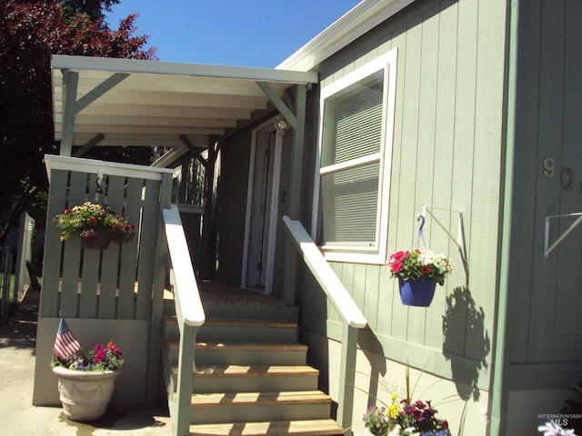 908 Pine St, Lewiston, ID 83501 - view of stairway