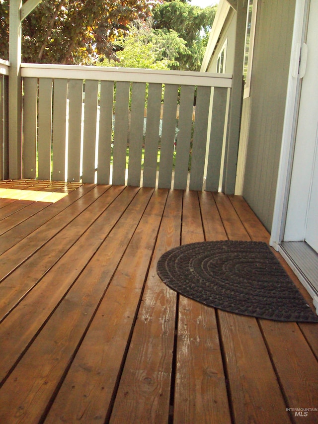 908 Pine St, Lewiston, ID 83501 - view of wooden deck