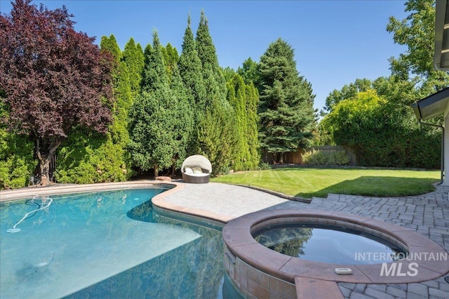 5322 N Papago Pl, Boise, ID 83713 - swimming pool featuring an in-ground hot tub and a patio area