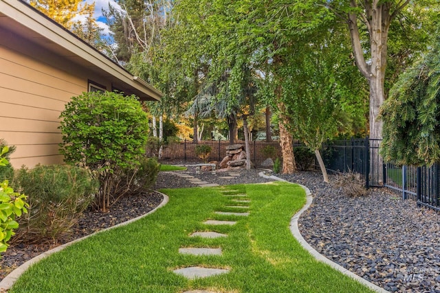 731 E Eaglewoods Ln, Eagle, ID 83616 - view of yard