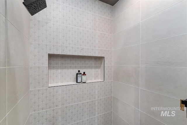 3359 E Warm Springs Ave, Boise, ID 83716 - bathroom view of a tile shower