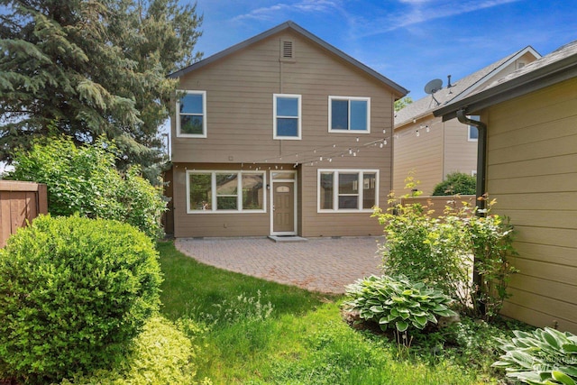 3993 N Heritage View Ave, Meridian, ID 83646 - back of property with a patio