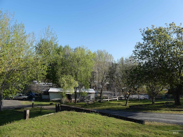 1422-1430 16th Ave, Clarkston, WA 99403 - surrounding community with a lawn