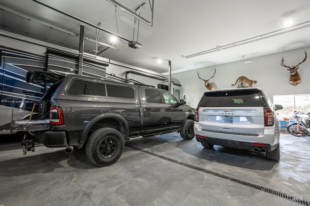13005 Lake Shore Dr, Nampa, ID 83686 - garage with a garage door opener