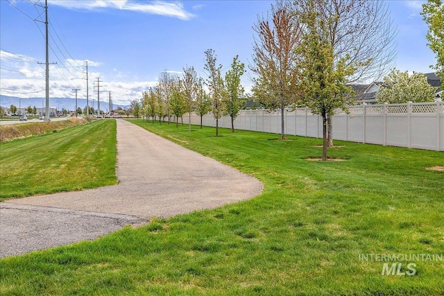 4595 N Tirso Ave, Meridian, ID 83646 - view of home's community with fence and a yard