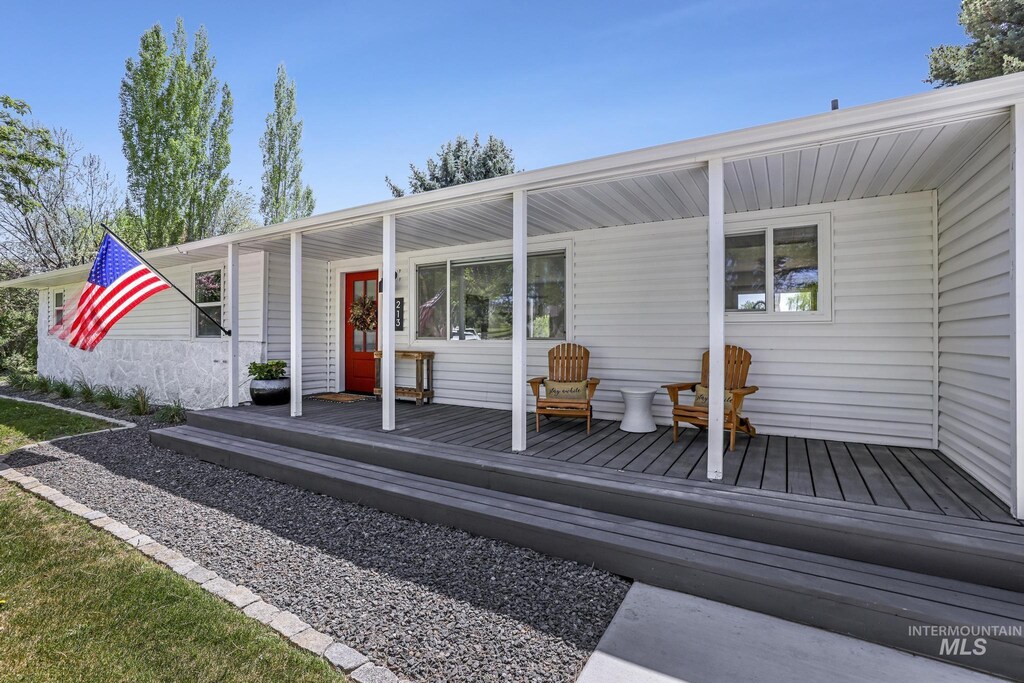 213 Mountain Vw W, Jerome, ID 83338 - exterior space featuring a wooden deck