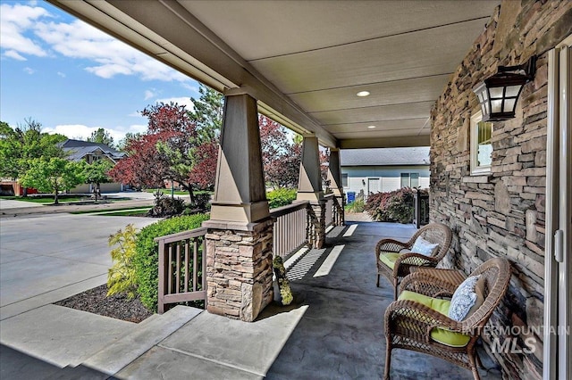 178 Cottonwood Ct, Eagle, ID 83616 - view of patio featuring covered porch