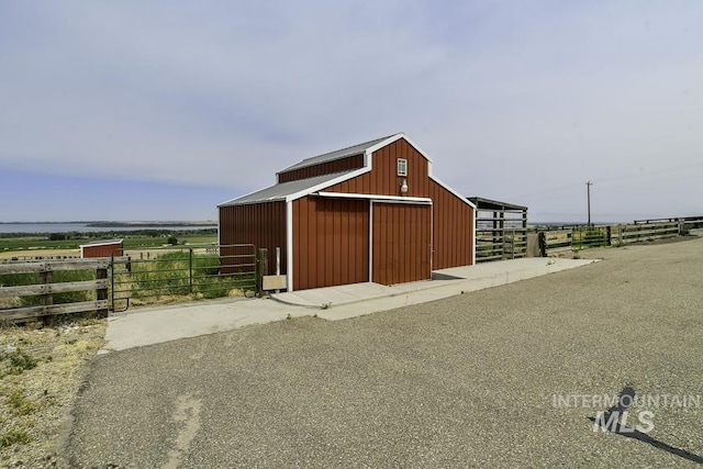 view of outdoor structure featuring an exterior structure and an outdoor structure