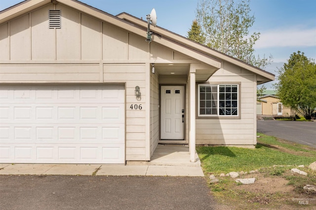 406 Margaret Way, Mccall, ID 83638 - view of front of home featuring an attached garage