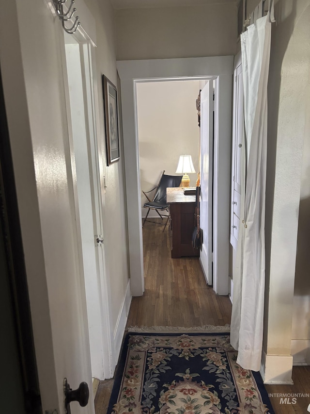 907 Prospect Ave, Lewiston, ID 83501 - hallway with wood finished floors