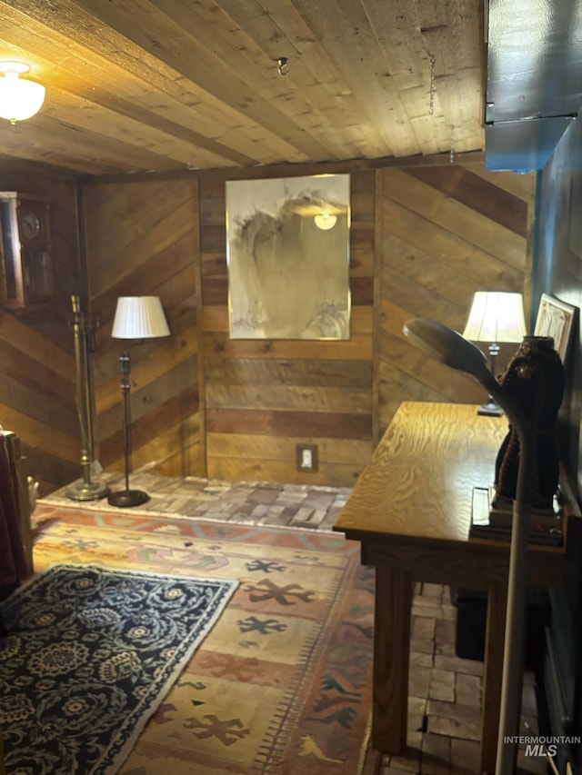 907 Prospect Ave, Lewiston, ID 83501 - hall featuring wood ceiling and wooden walls