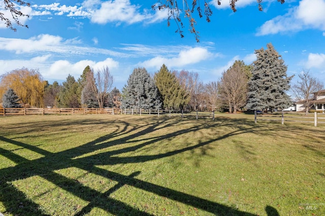 view of yard featuring a rural view