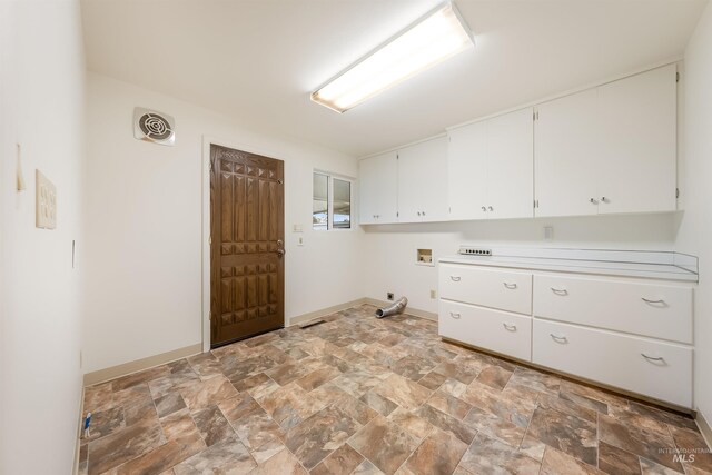 18822 Chicken Dinner Rd, Caldwell, ID 83607 - laundry room with washer hookup and cabinets