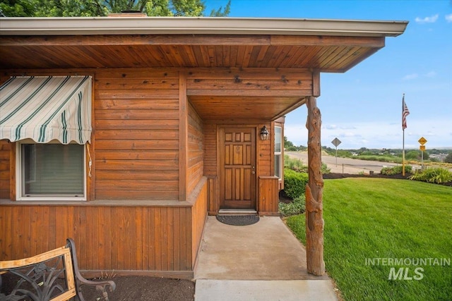 4523 N Mountain View Dr, Boise, ID 83704 - property entrance featuring a lawn
