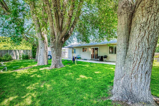2209 S Plateau Dr, Nampa, ID 83686 - view of yard featuring a patio area