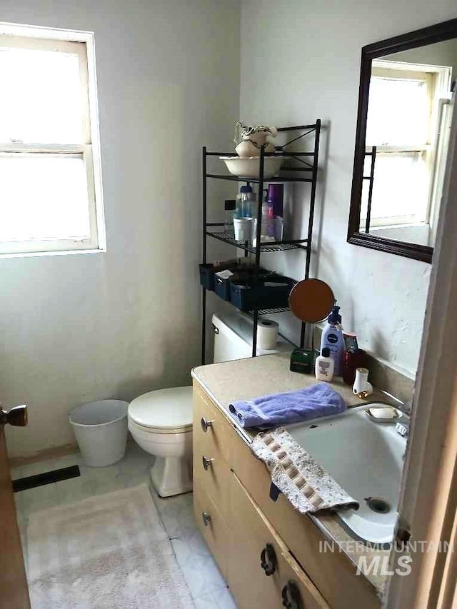 606 24th St, Lewiston, ID 83501 - bathroom with toilet and vanity