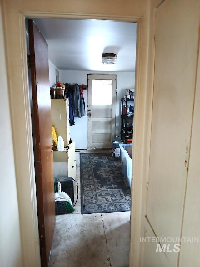 606 24th St, Lewiston, ID 83501 - hallway with concrete flooring