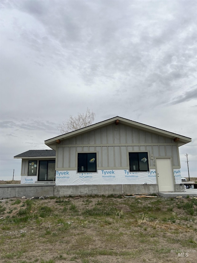 view of front of property with board and batten siding