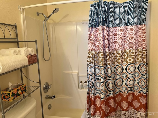140 3rd St, Grand View, ID 83624 - bathroom with shower / bath combo and toilet