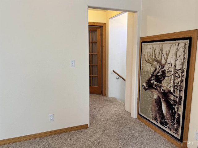 140 3rd St, Grand View, ID 83624 - hall featuring carpet floors and an upstairs landing
