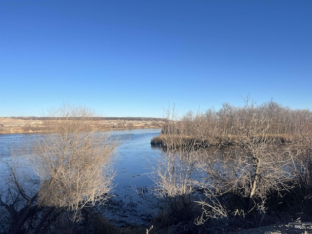 140 3rd St, Grand View, ID 83624 - water view