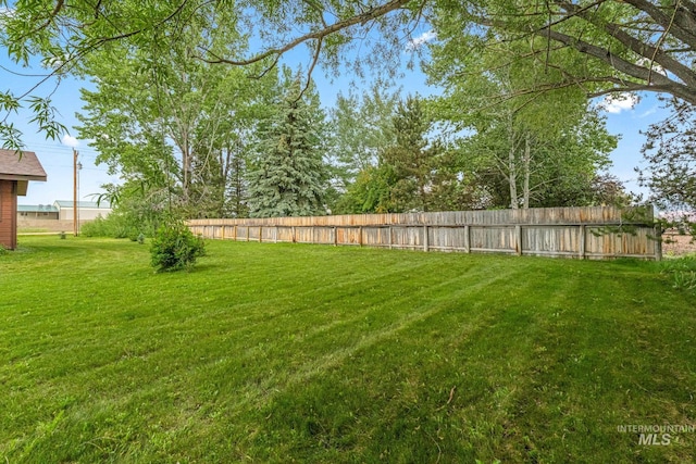 4 N 100 W, Fairfield, ID 83327 - view of yard