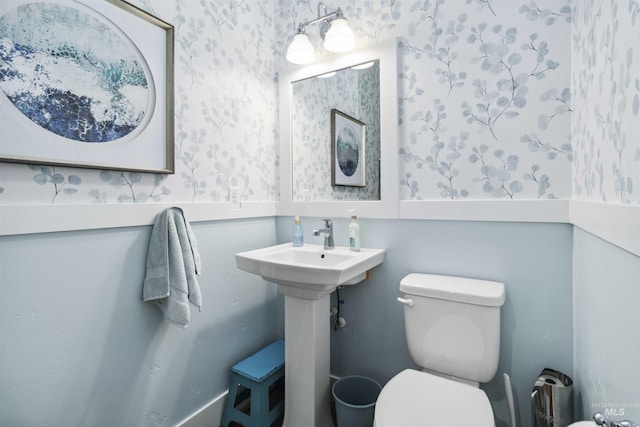 5916 S Wayland Way, Meridian, ID 83642 - half bath with wallpapered walls and toilet