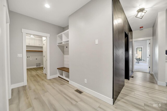 1580 Clear Creek Loop, Twin Falls, ID 83301 - hall featuring light wood finished floors, baseboards, and recessed lighting