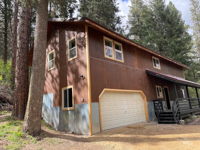 view of front facade featuring an attached garage