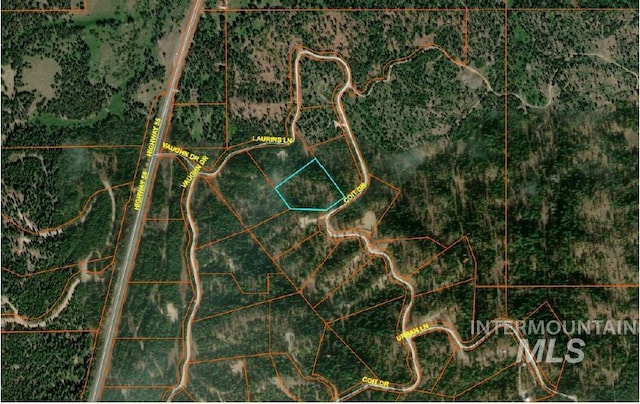 104 Coit Dr, Cascade, ID 83611