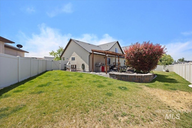 1440 Riverbend Pl, Twin Falls, ID 83301 - back of property with a pergola, a fenced backyard, and a patio area