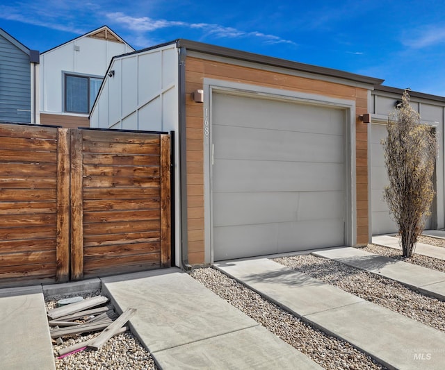 1681 W Idaho St, Boise, ID 83702 - garage with fence