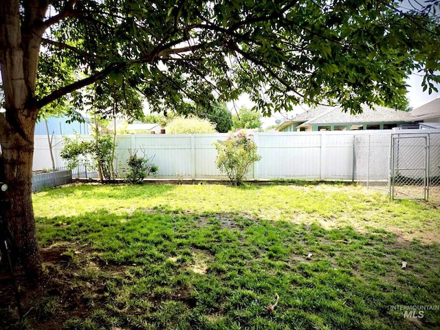 1025 9th St, Clarkston, WA 99403 - view of fenced backyard