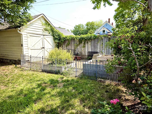 1025 9th St, Clarkston, WA 99403 - view of yard with a storage shed