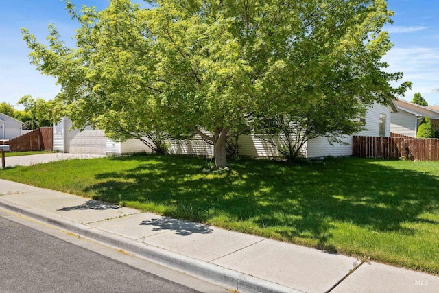 389 Trotter Dr, Twin Falls, ID 83301 - view of yard featuring concrete driveway