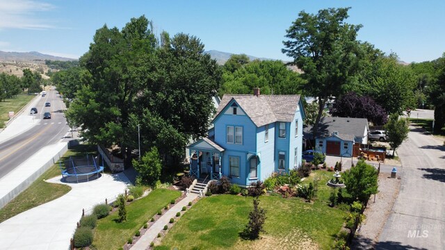 exterior space featuring a front yard