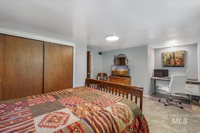 539 Rimview Dr, Twin Falls, ID 83301 - carpeted bedroom with a closet and a desk