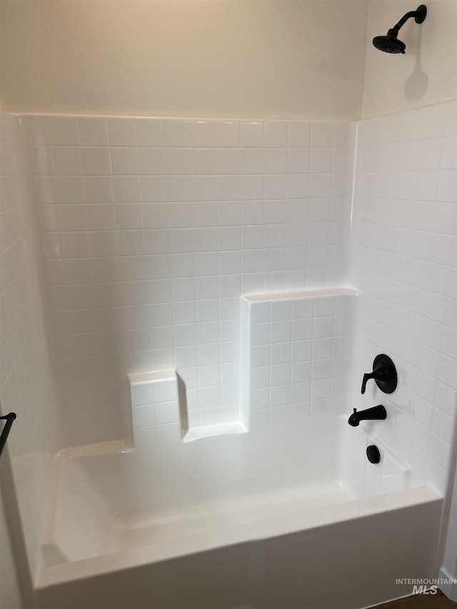 full bath with shower / washtub combination