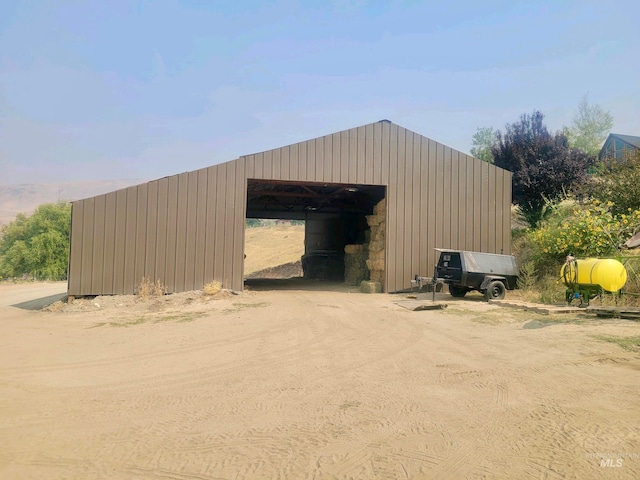 view of outbuilding